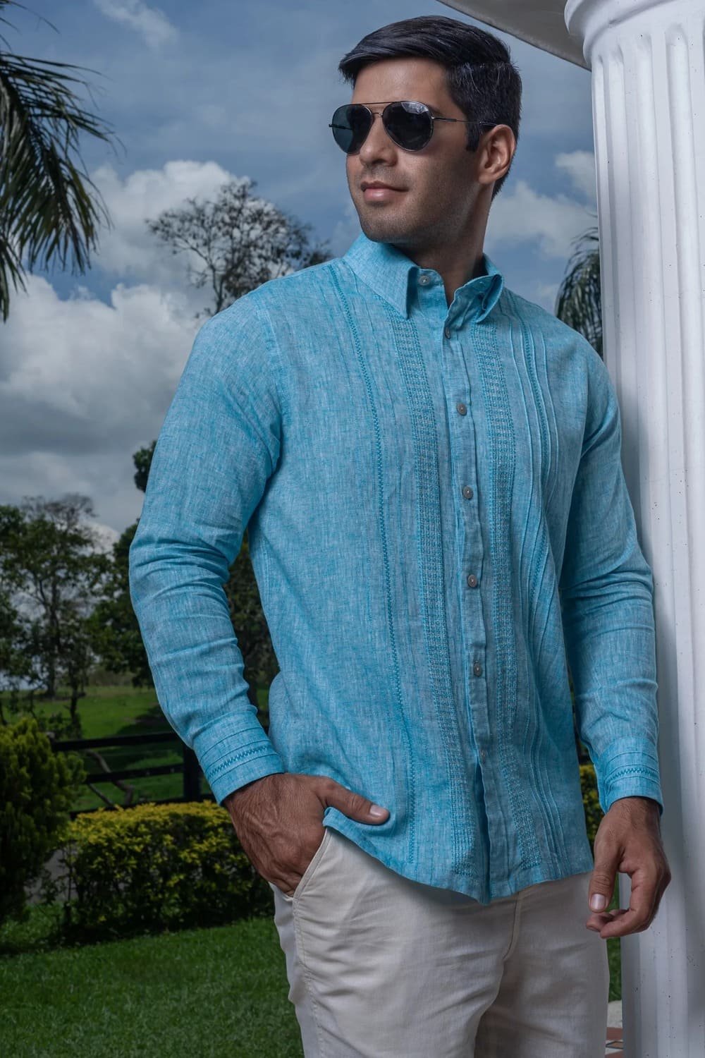 Camisa Guayabera Azul indigo Manga Larga Calada- Colección 2024 La Vida en Guayabera 3 Camisa Guayabera Azul indigo Manga Larga Calada- Colección 2024 La Vida en Guayabera - Imagen 3