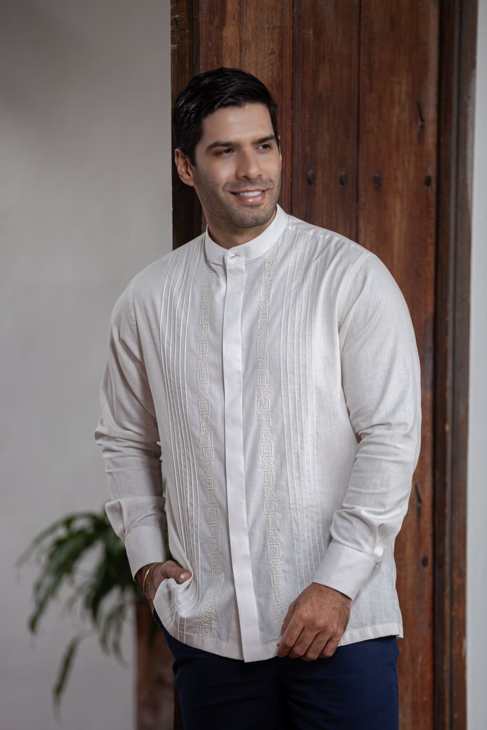 Guayabera Cuello Neru Color Marfil Linaje Artesanal 3 Guayabera Cuello Neru Color Marfil Linaje Artesanal - Imagen 3