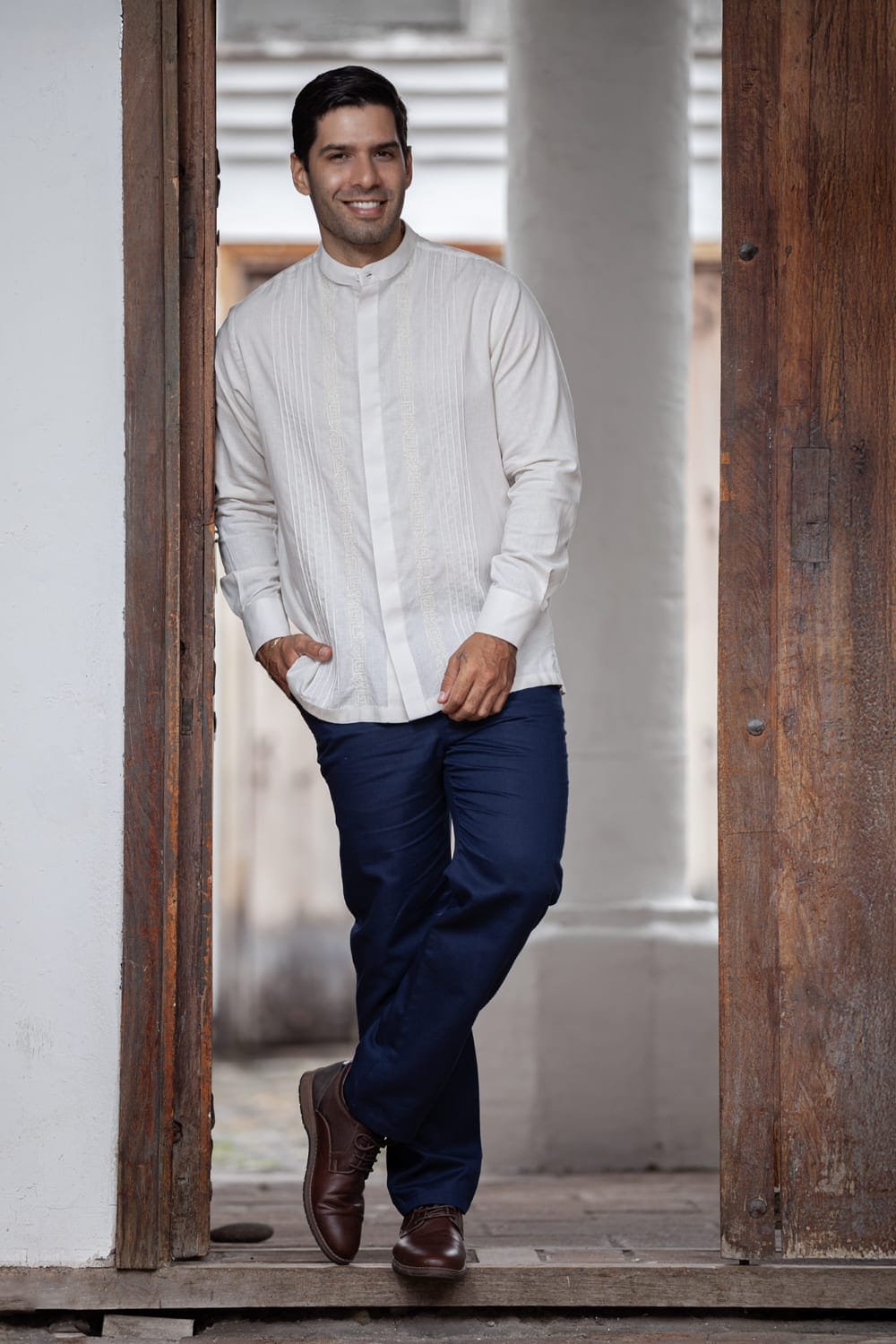 Guayabera Cuello Neru Color Marfil Linaje Artesanal 2 Guayabera Cuello Neru Color Marfil Linaje Artesanal - Imagen 2