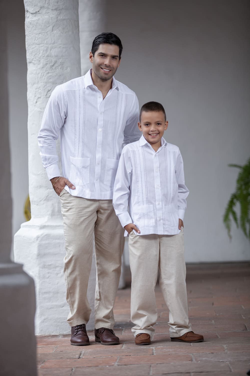 Guayabera Blanca para Niño Puntadas del Tiempo 4 Guayabera Blanca para Niño Puntadas del Tiempo - Imagen 4