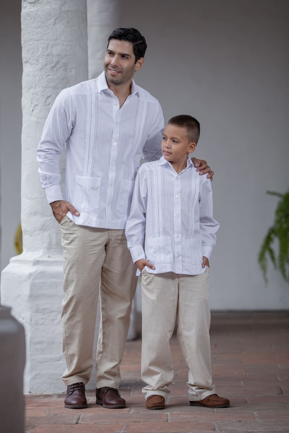 Guayabera Blanca para Niño Puntadas del Tiempo 2 Guayabera Blanca para Niño Puntadas del Tiempo - Imagen 2