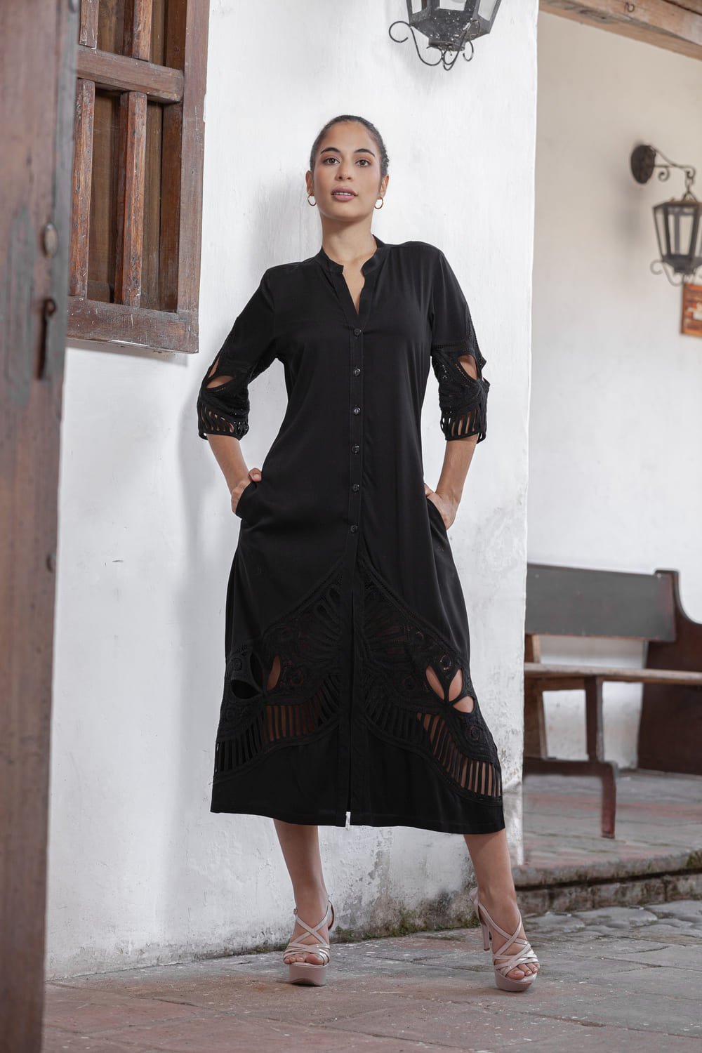 Kaftán Negro de Tela Canali con Bordado Eterno Artesanal 1 Kaftán Negro de Tela Canali con Bordado Eterno Artesanal