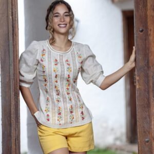 Blusa Beige Bordado Floral y Cuello Redondo
