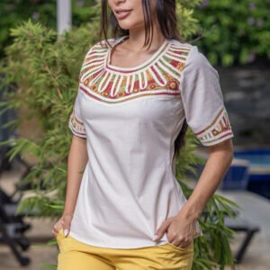 Blusa Artesanal Arena Bordada a Mano en Algodón Fortaleza