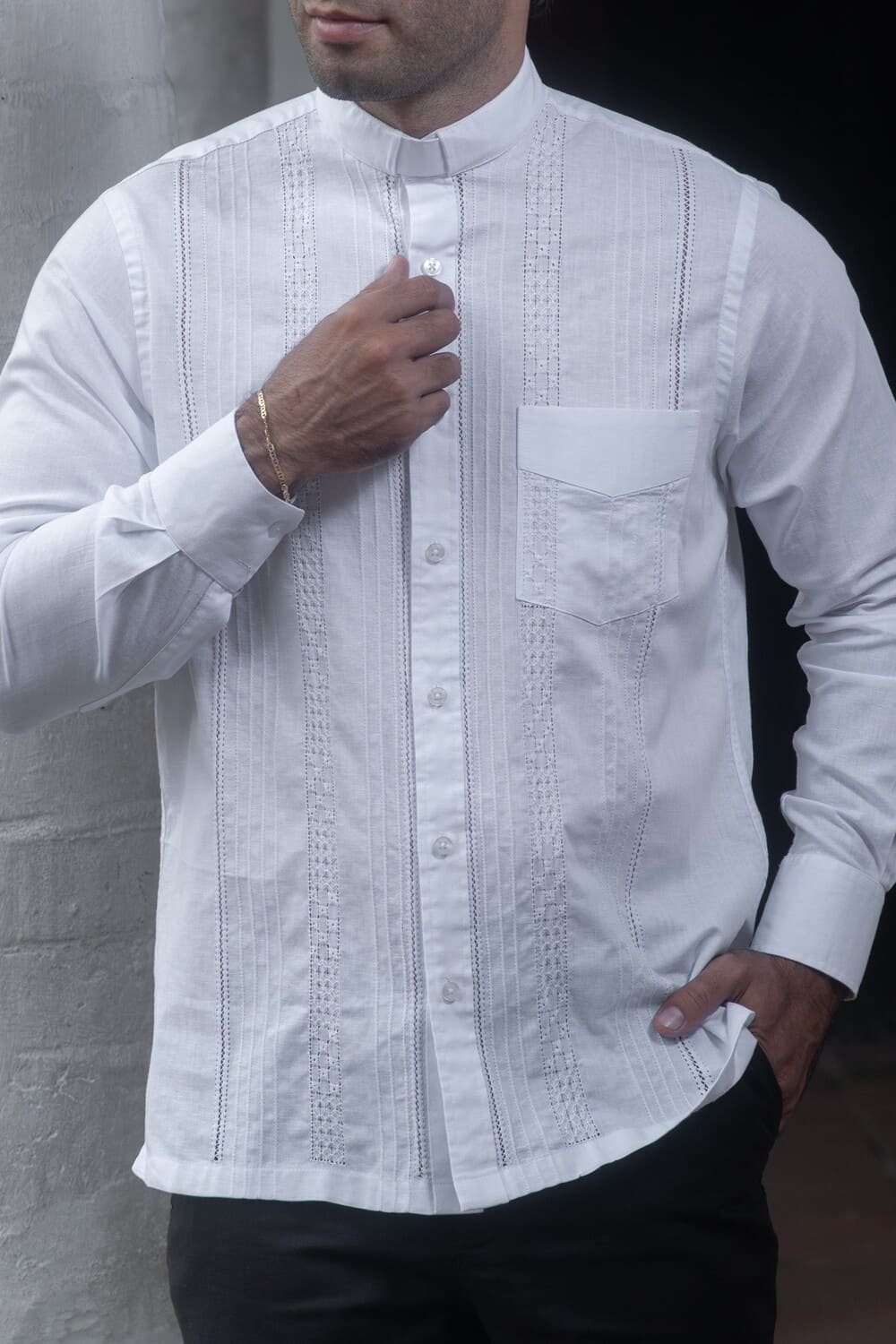 Guayabera Blanca CLERIMAN Calada y Randas - Colección 2025 - FE CLERIMAN - FRIXIO 1 Guayabera Blanca CLERIMAN Calada y Randas - Colección 2025 - FE CLERIMAN - FRIXIO