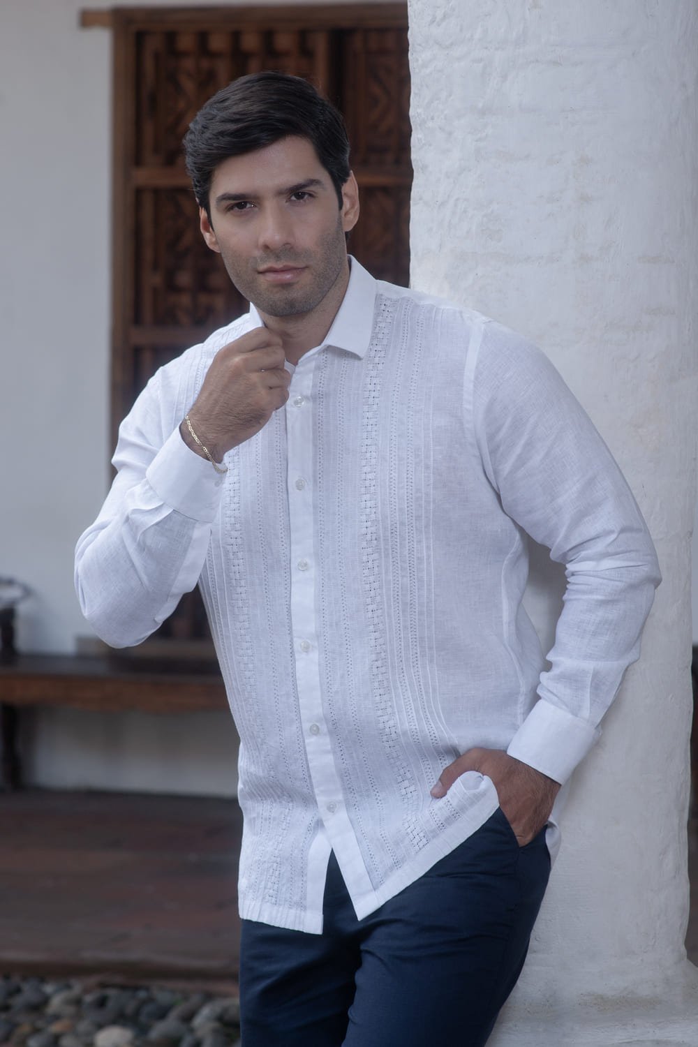 Guayabera Blanca con Alforzas y Calado Hechas a Mano 1 Guayabera Blanca con Alforzas y Calado Hechas a Mano