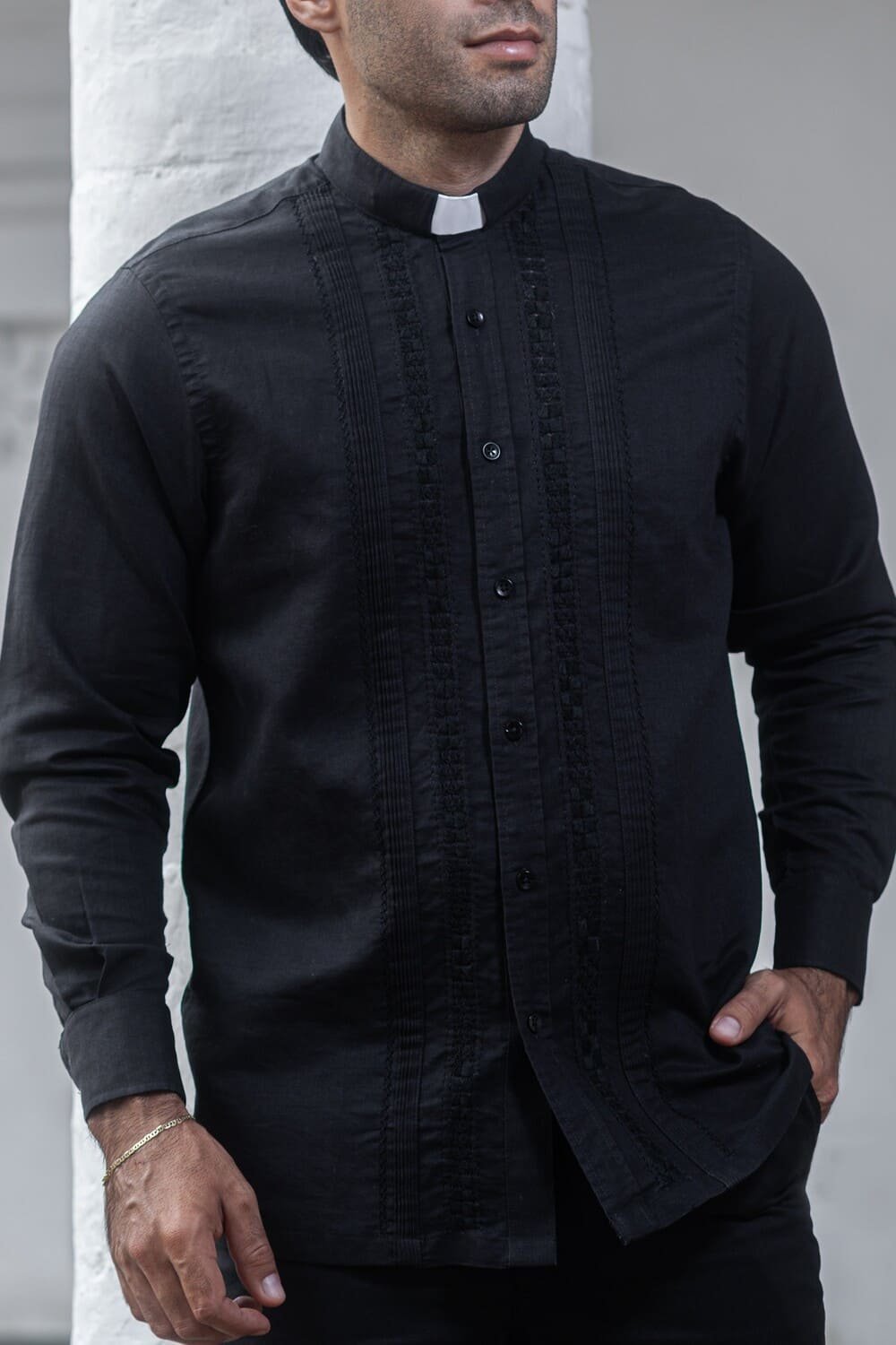 Guayabera Negra CLERIMAN Calada y Randas - Colección 2025 - FE CLERIMAN - FRIXIO 2 Guayabera Negra CLERIMAN Calada y Randas - Colección 2025 - FE CLERIMAN - FRIXIO - Imagen 2