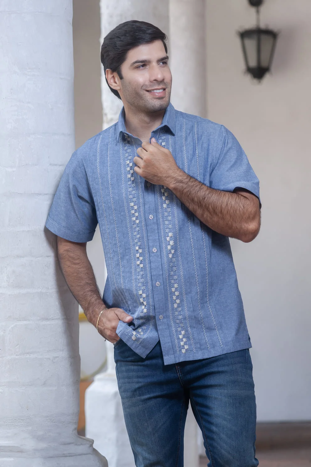 Camisa Artesanal Manga Corta Indigo Claro Padre y Maestro 2 Camisa Artesanal Manga Corta Indigo Claro Padre y Maestro - Imagen 2