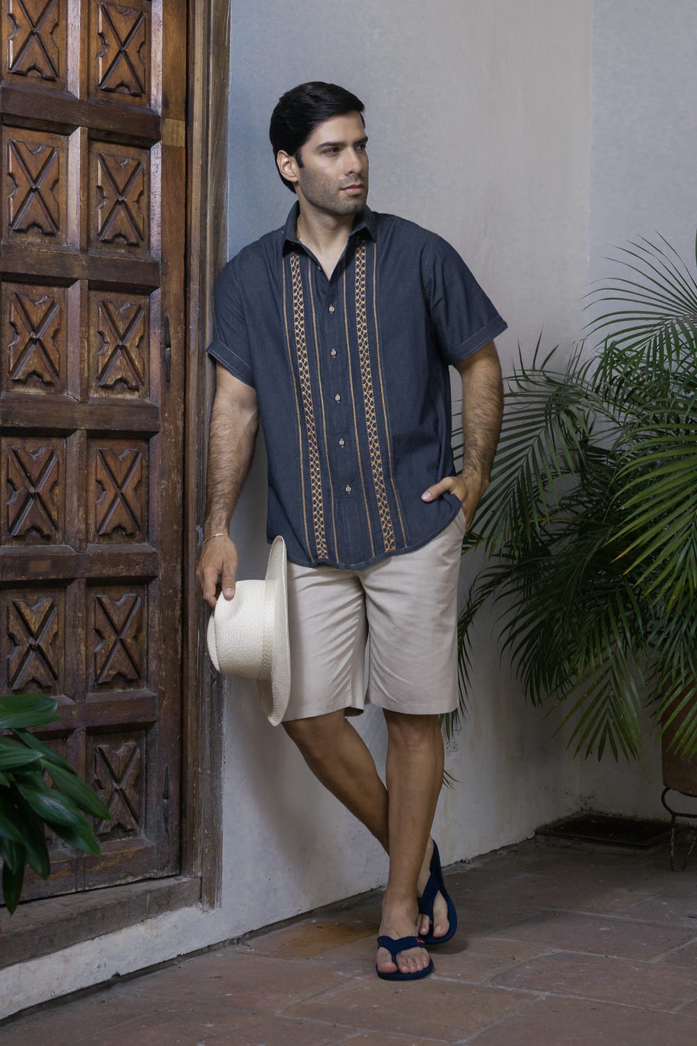 Camisa o Guayabera Bordada con Alforzas y Calado 1 Camisa o Guayabera Bordada con Alforzas y Calado