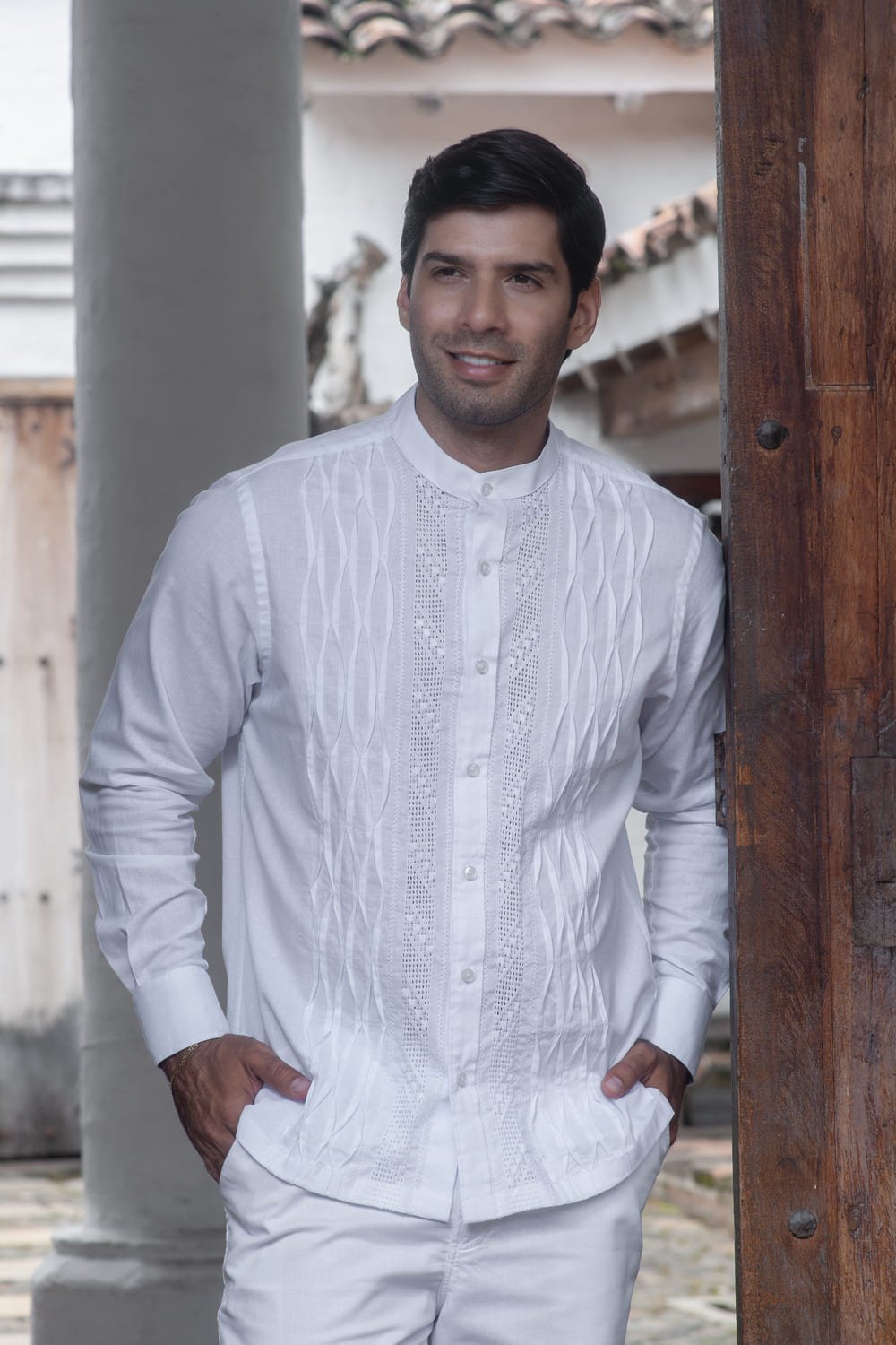 Guayabera Manga Larga Blanca en Absolut Alma Heredada 2 Guayabera Manga Larga Blanca en Absolut Alma Heredada - Imagen 2
