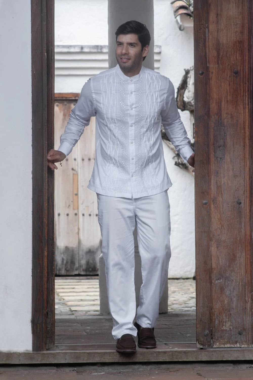 Guayabera Manga Larga Blanca en Absolut Alma Heredada 1 Guayabera Manga Larga Blanca en Absolut Alma Heredada